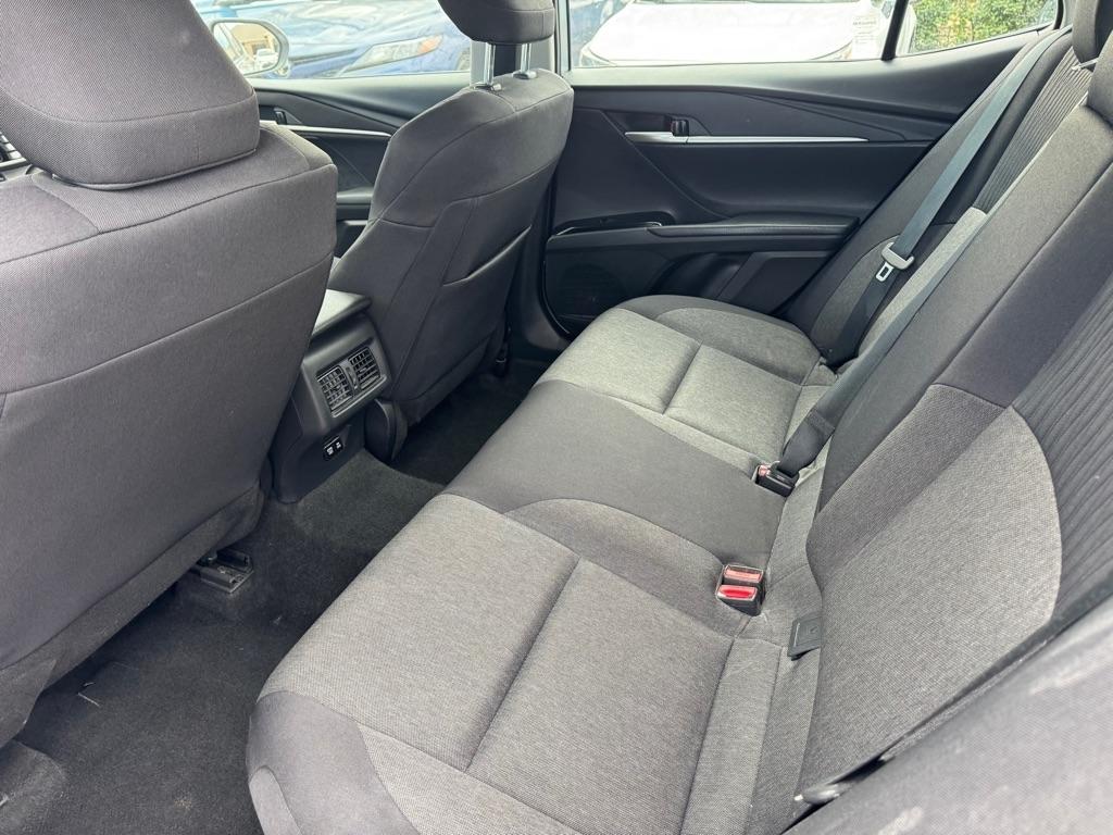 Toyota Camry Hybrid XLE 2025