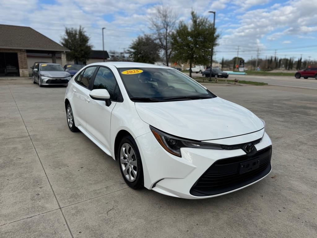 Toyota Corolla LE 2025
