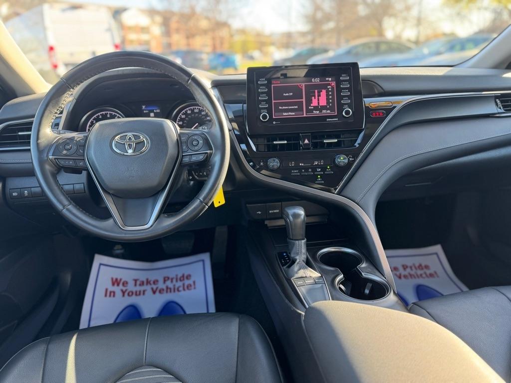 Toyota Camry SE 2024