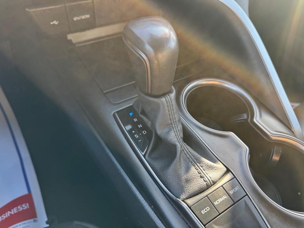 Toyota Camry SE 2024