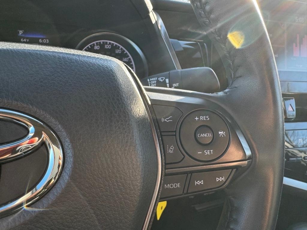 Toyota Camry SE 2024