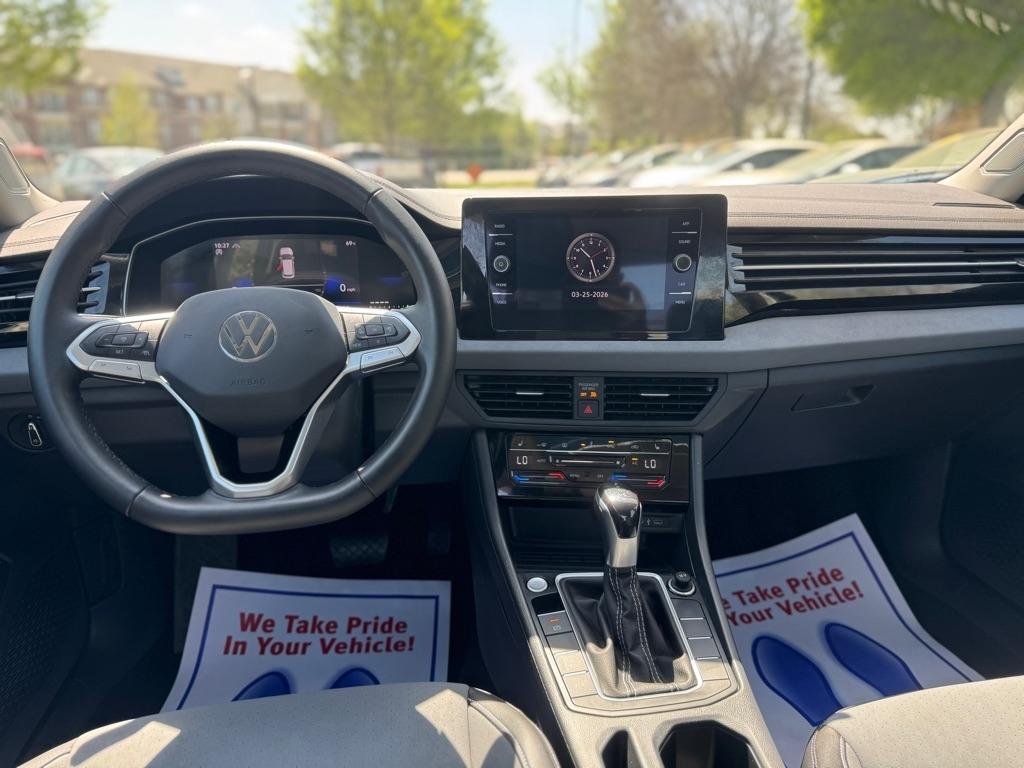 Volkswagen Jetta  2025