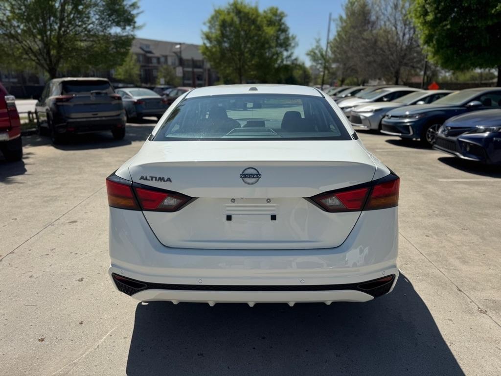 Nissan Altima 2.5 SV 2025