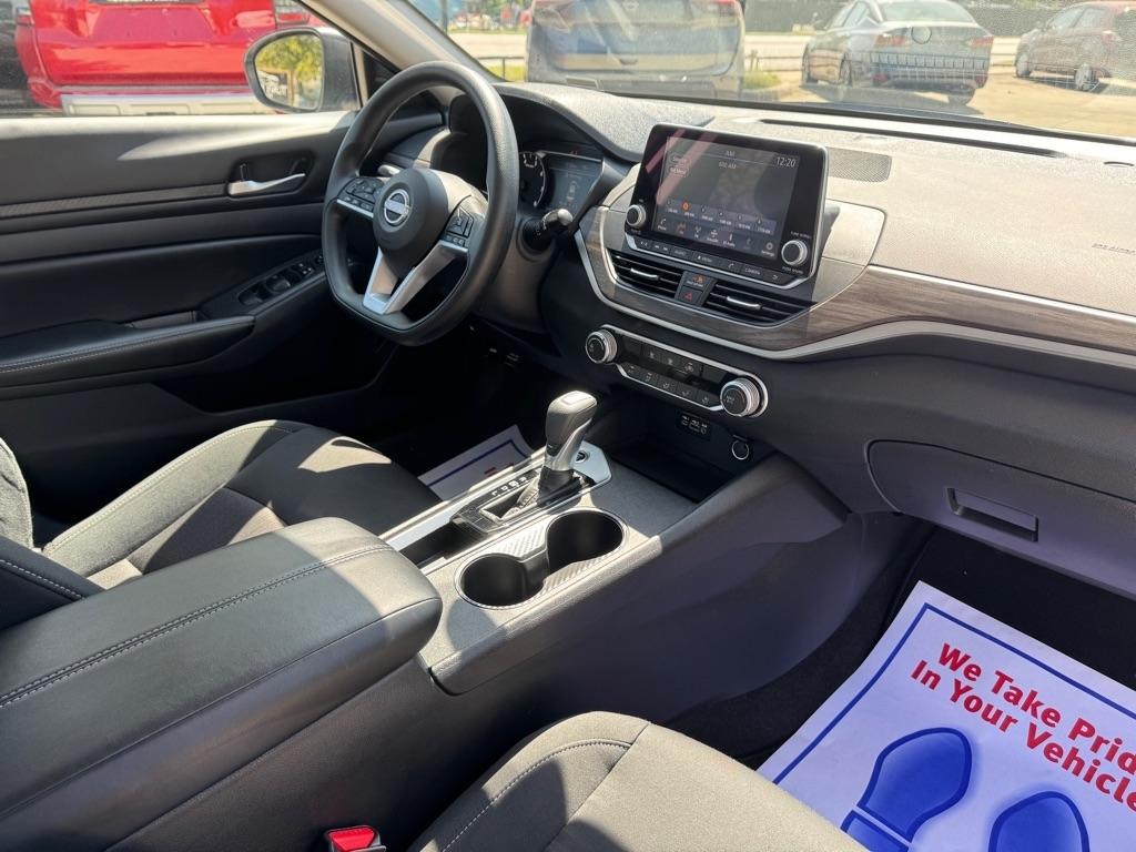 Nissan Altima 2.5 SV 2025