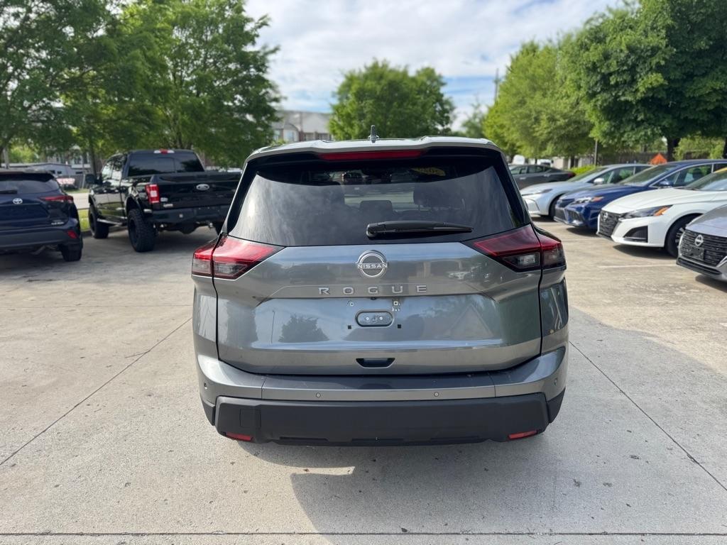 Nissan Rogue SV 2025