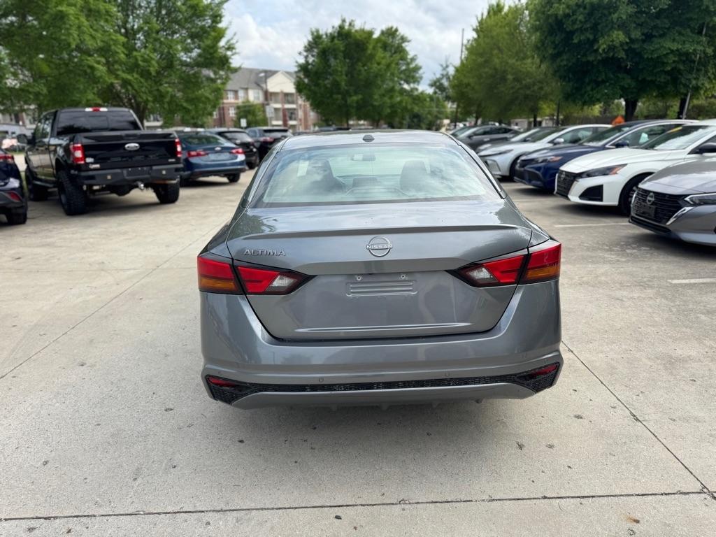 Nissan Altima 2.5 SV 2025