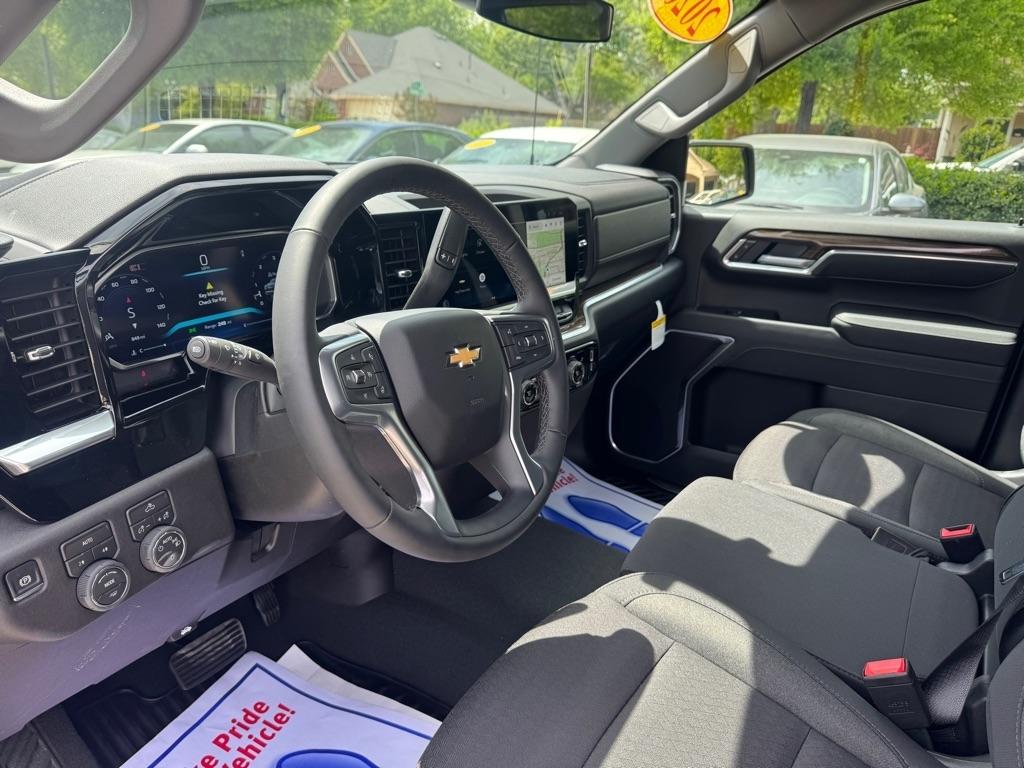 Chevrolet Silverado 1500 LT Crew Cab 4WD 2026