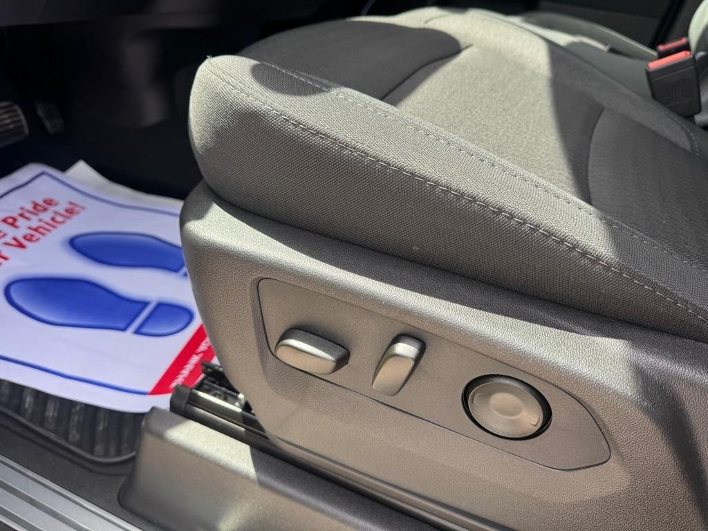 Chevrolet Silverado 1500 LT Crew Cab 4WD 2026