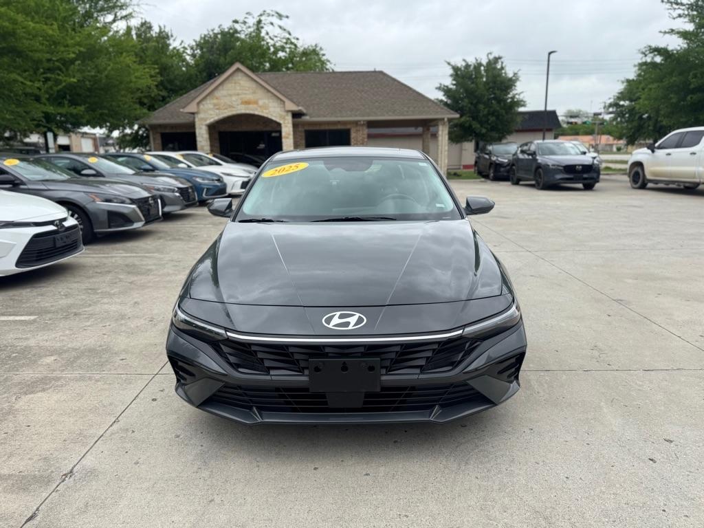 Hyundai Elantra SEL Convenience 2025