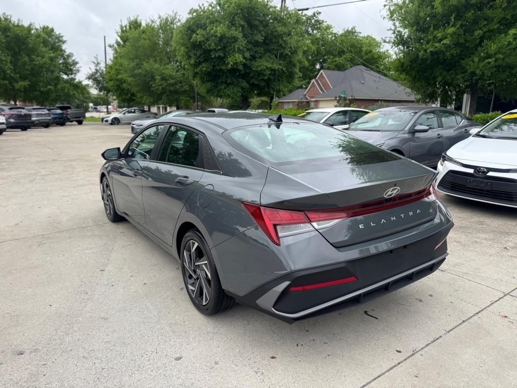 Hyundai Elantra SEL Convenience 2025