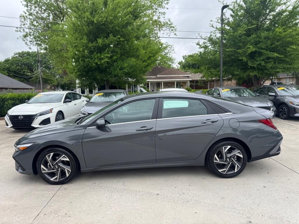 Hyundai Elantra SEL Convenience 2025