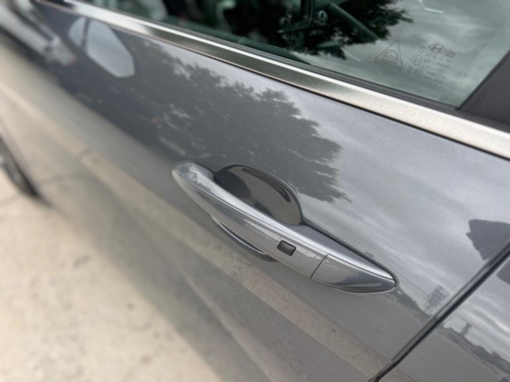 Hyundai Elantra SEL Convenience 2025