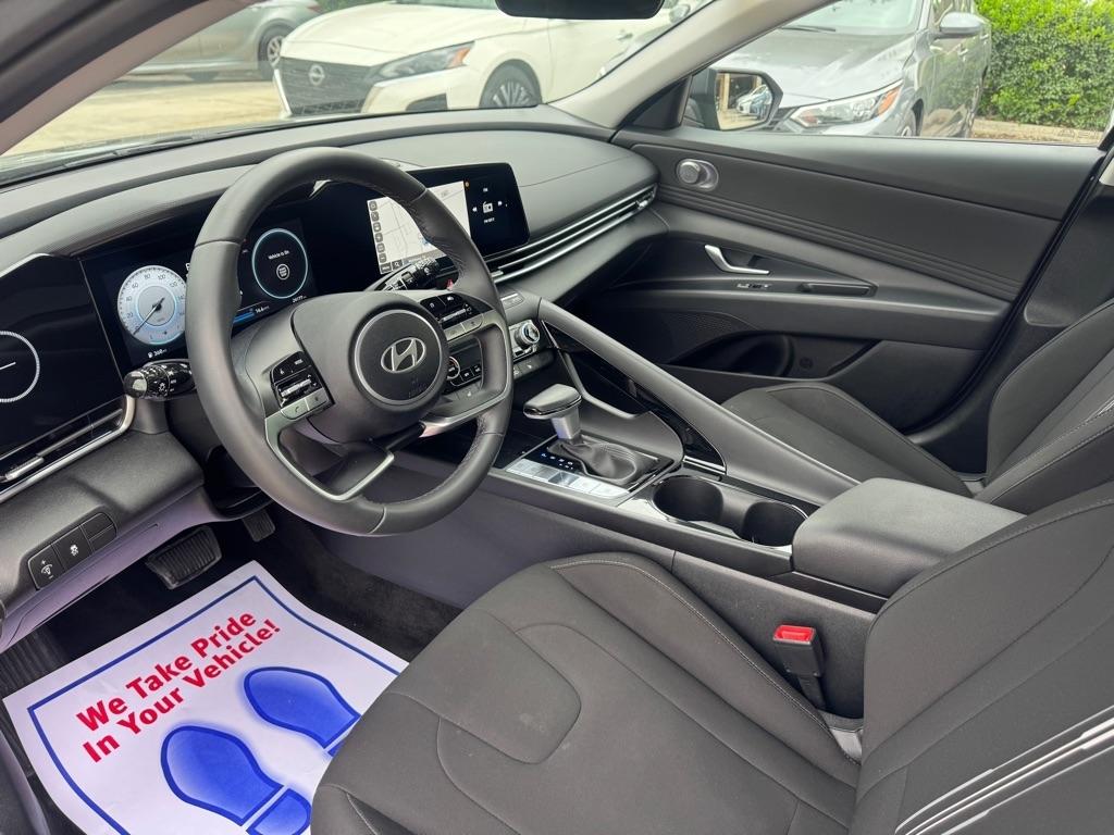 Hyundai Elantra SEL Convenience 2025