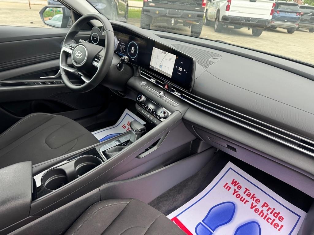 Hyundai Elantra SEL Convenience 2025