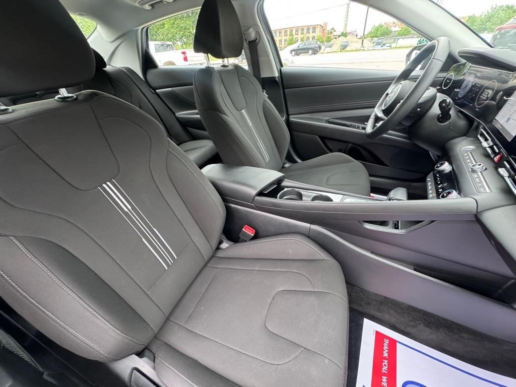 Hyundai Elantra SEL Convenience 2025