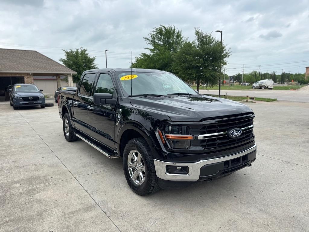 Ford F-150 XLT SuperCrew 4WD 2025