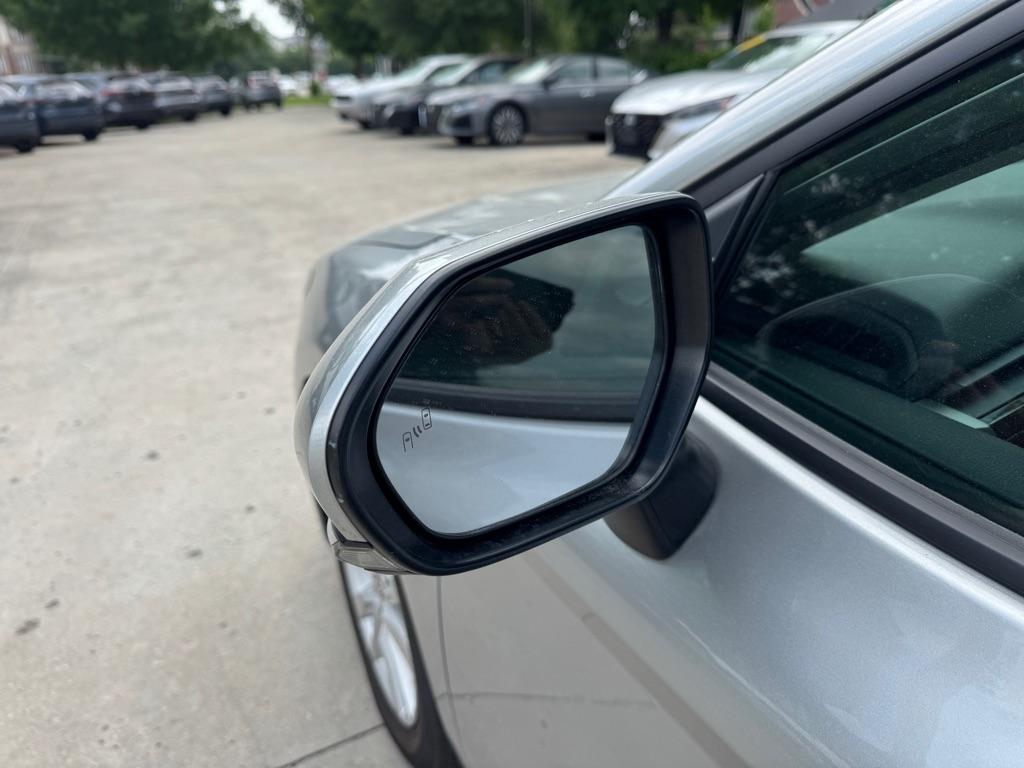 Toyota Camry Hybrid XLE 2025