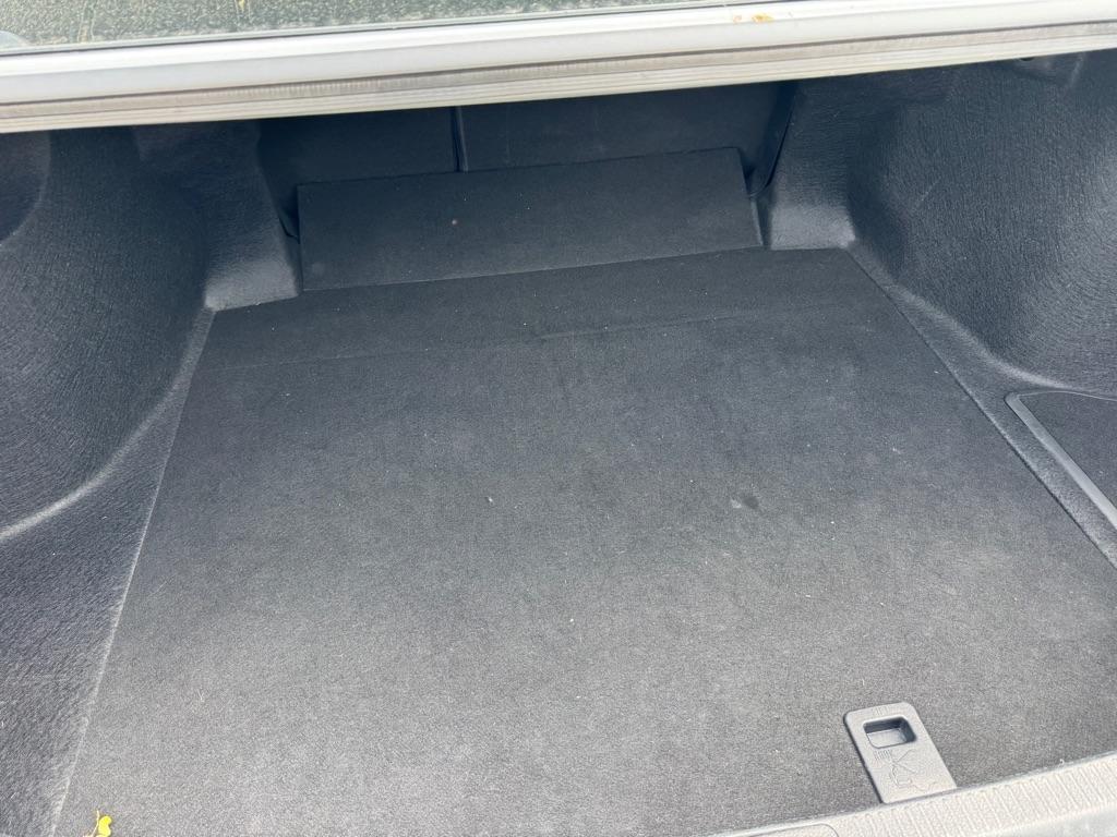 Toyota Camry Hybrid XLE 2025