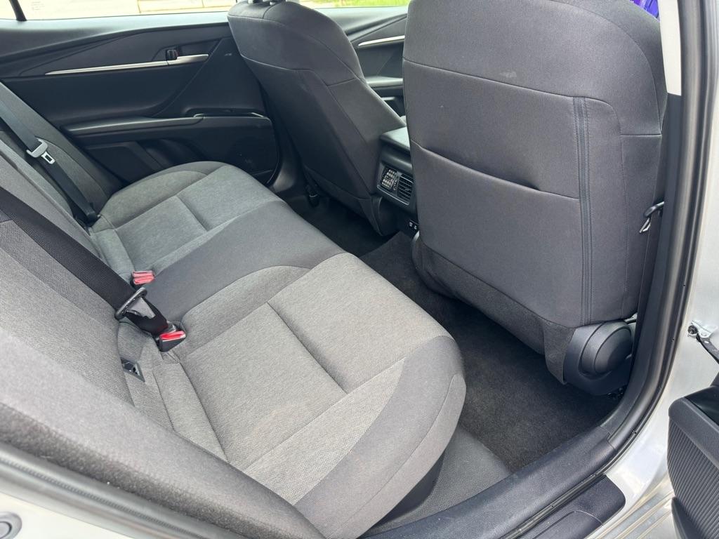 Toyota Camry Hybrid XLE 2025
