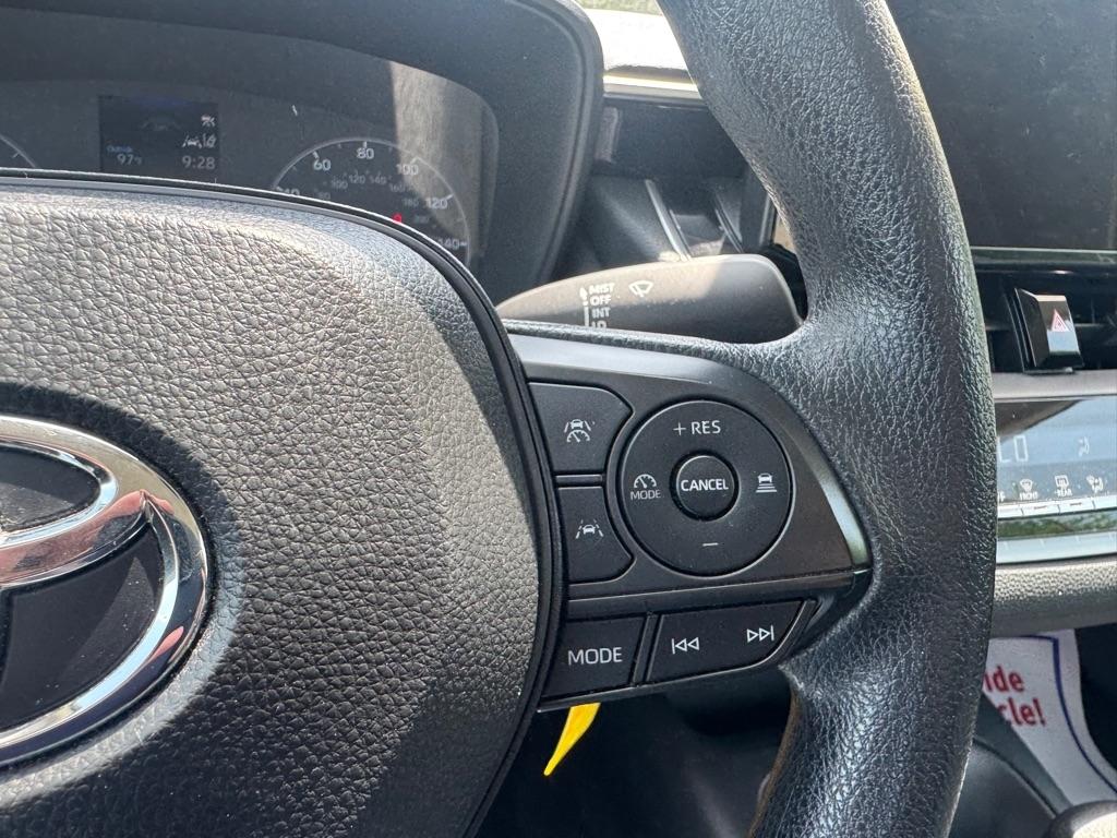 Toyota Corolla LE 2024