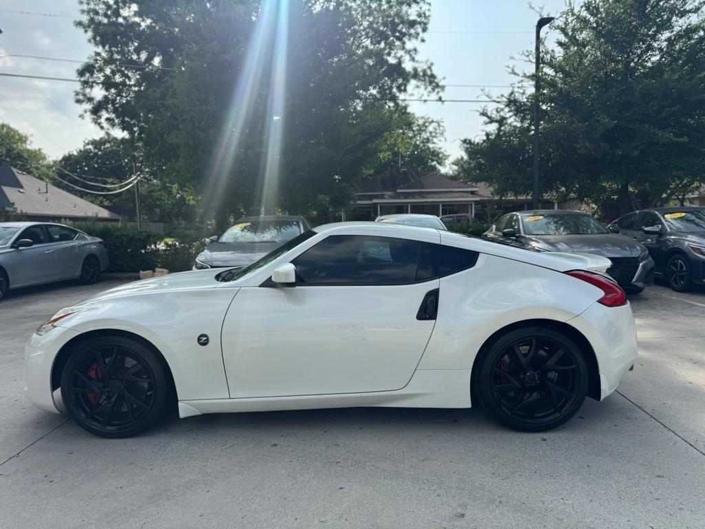 Nissan Z 370Z Coupe 7AT 2016