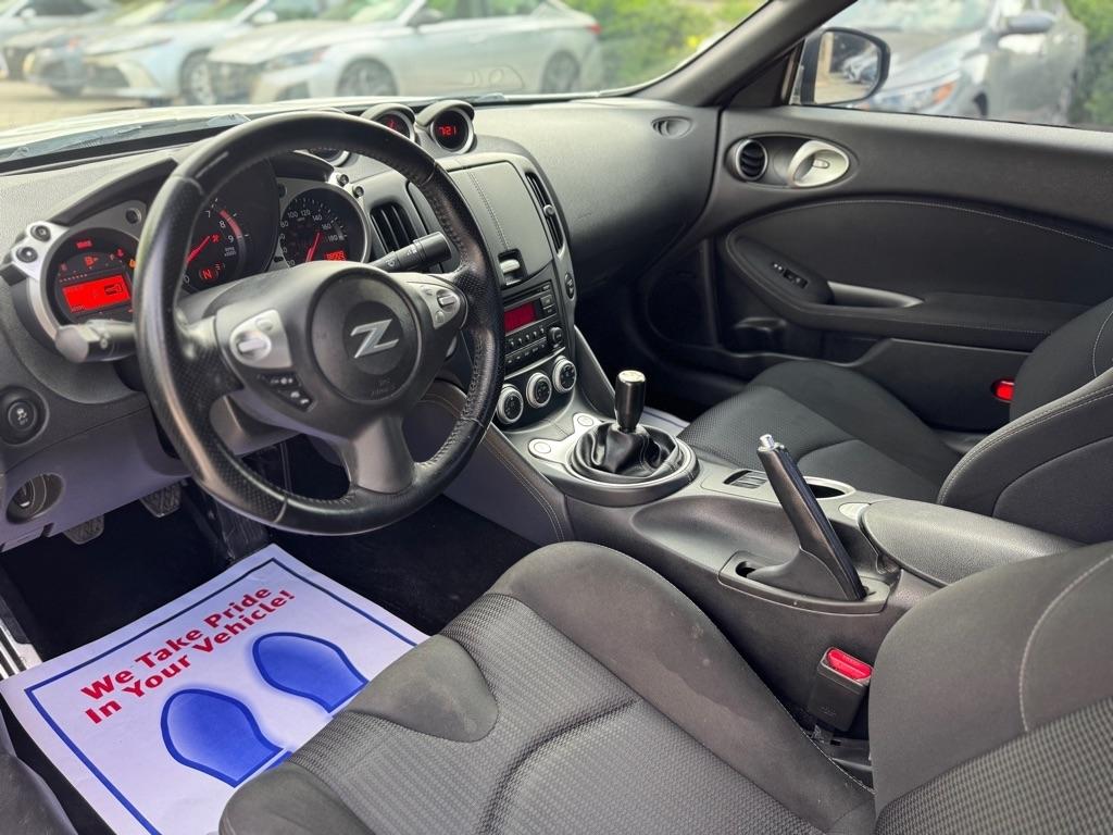 Nissan Z 370Z Coupe 7AT 2016