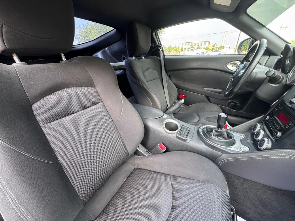 Nissan Z 370Z Coupe 7AT 2016