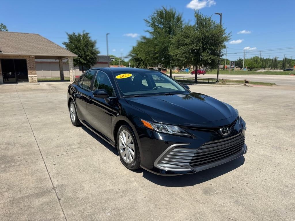 Toyota Camry SE 2023