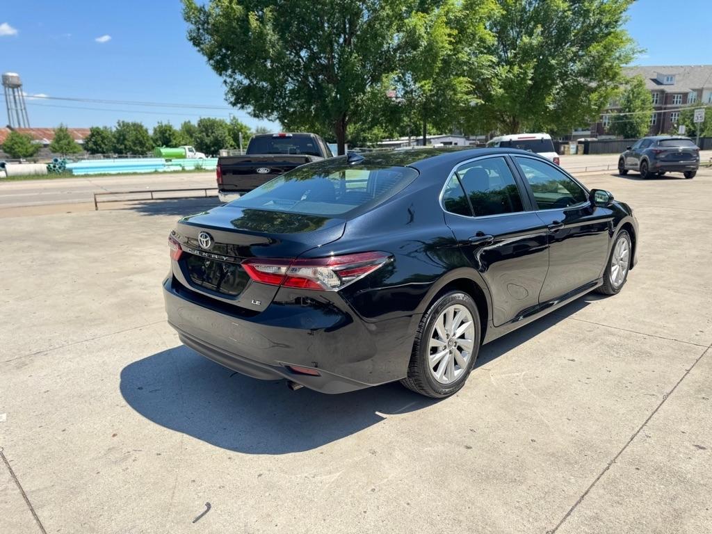 Toyota Camry SE 2023
