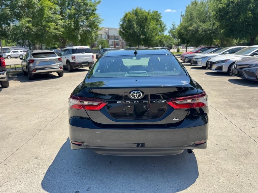 Toyota Camry SE 2023