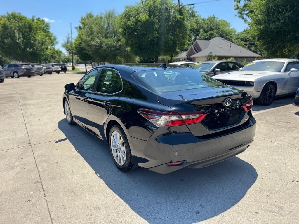 Toyota Camry SE 2023