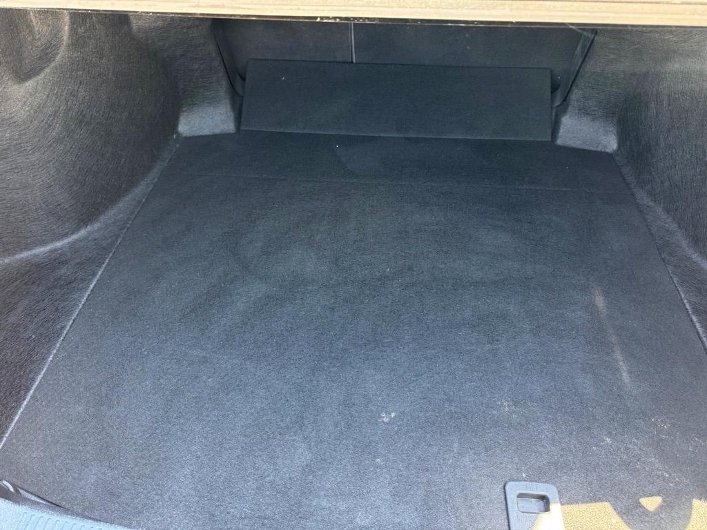 Toyota Camry SE 2023