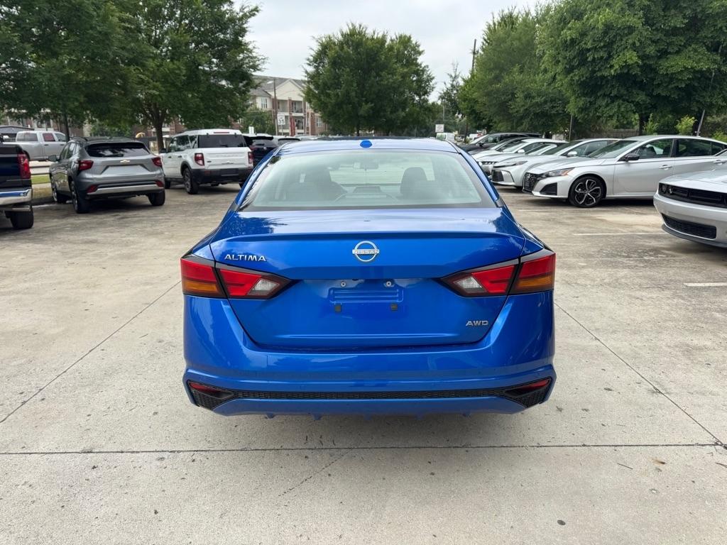 Nissan Altima 2.5 SV AWD 2025