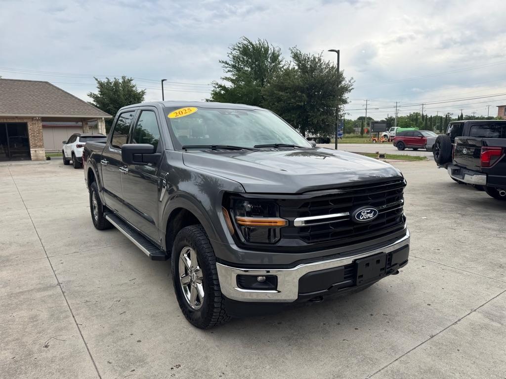 Ford F-150 XLT SuperCrew 4WD 2025