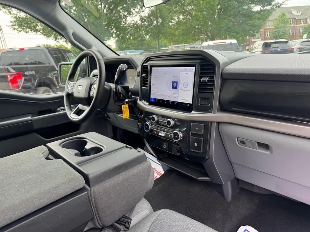 Ford F-150 XLT SuperCrew 4WD 2025