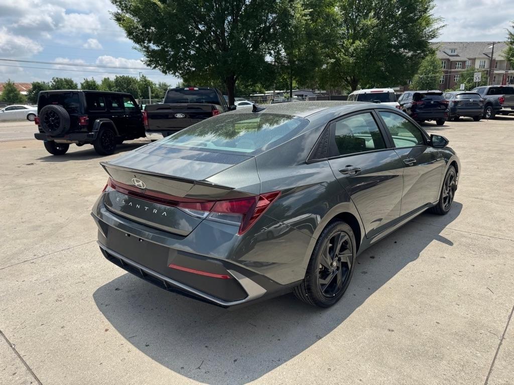 Hyundai Elantra SEL Sport 2026