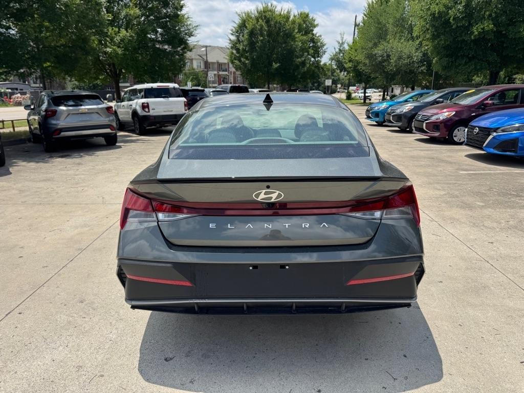 Hyundai Elantra SEL Sport 2026