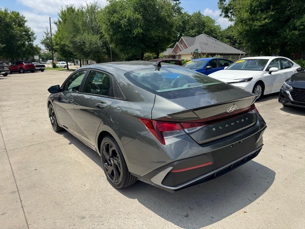 Hyundai Elantra SEL Sport 2026