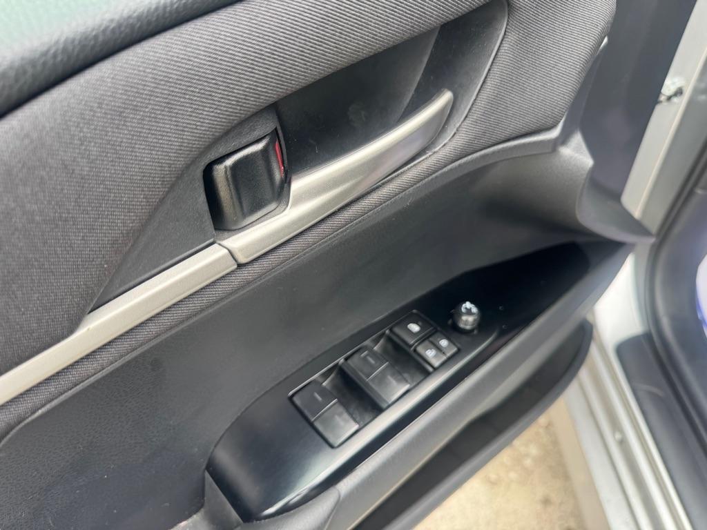 Toyota Camry Hybrid XLE 2025