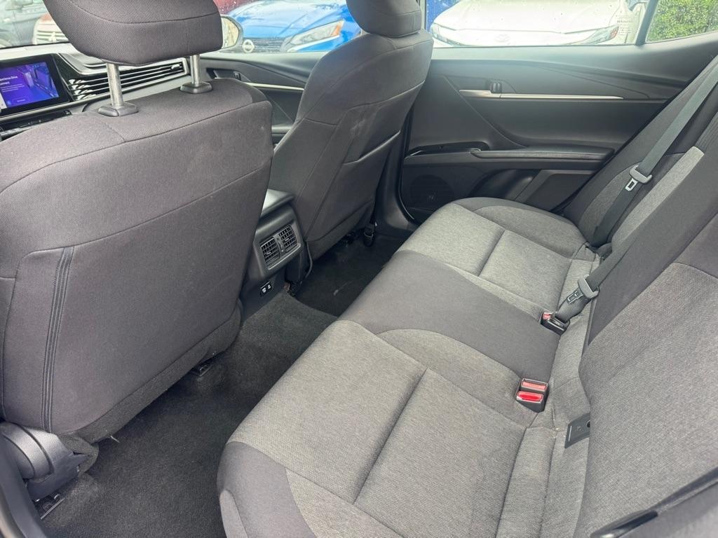 Toyota Camry Hybrid XLE 2025