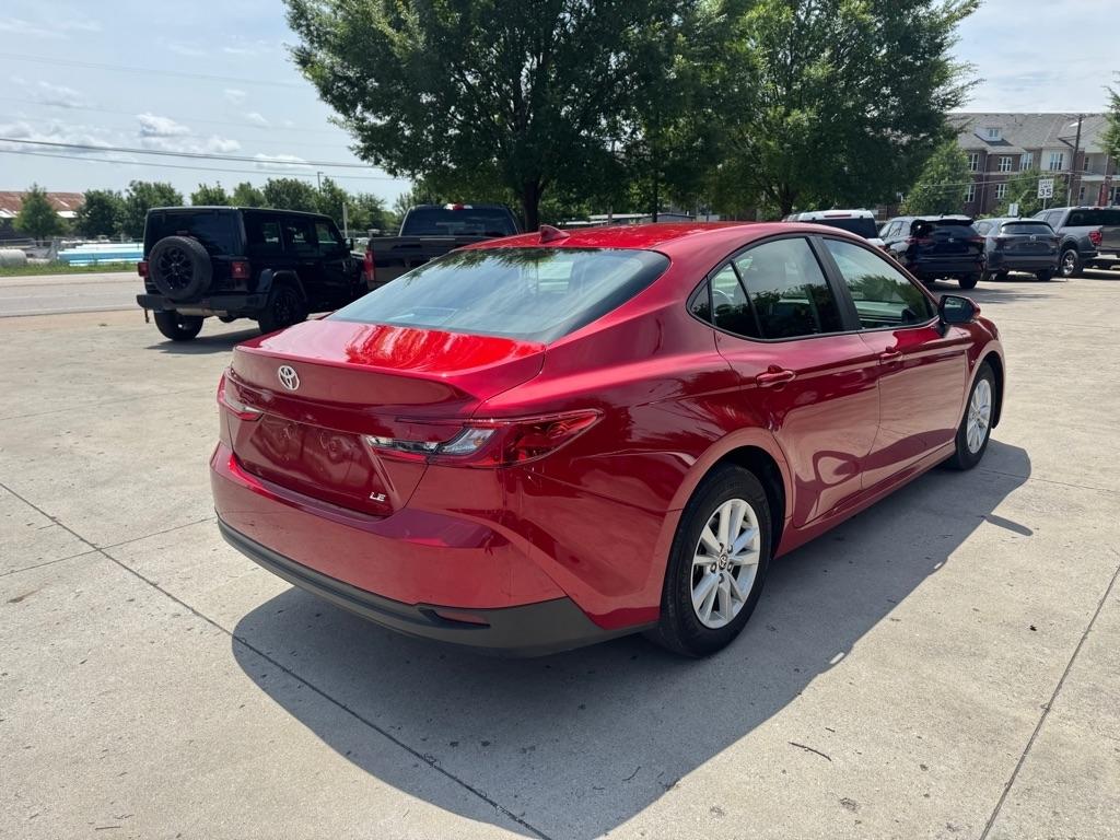 Toyota Camry Hybrid XLE 2025