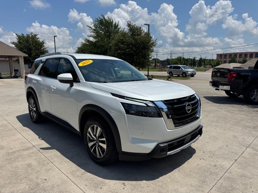 Nissan Pathfinder  2025