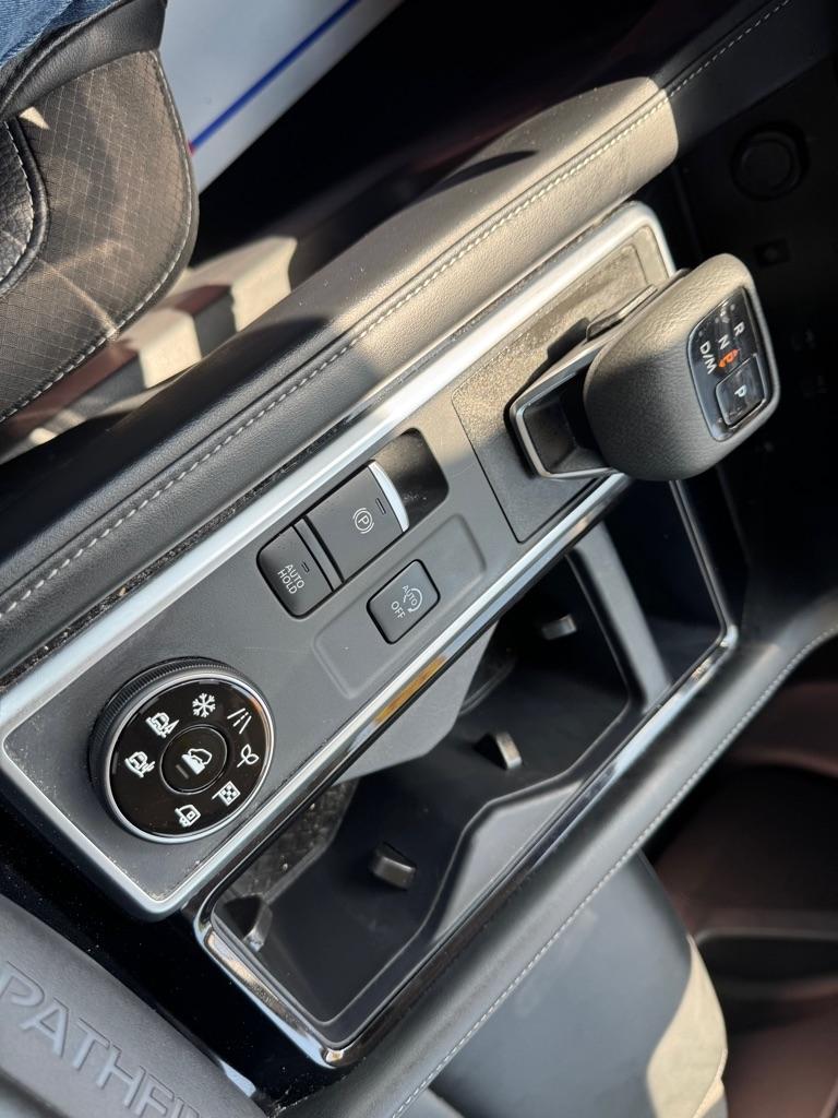 Nissan Pathfinder  2025