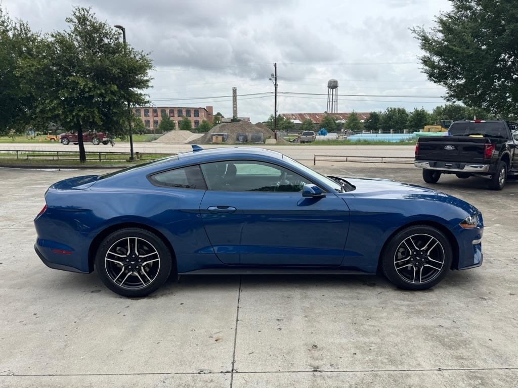 Ford Mustang EcoBoost Coupe 2022
