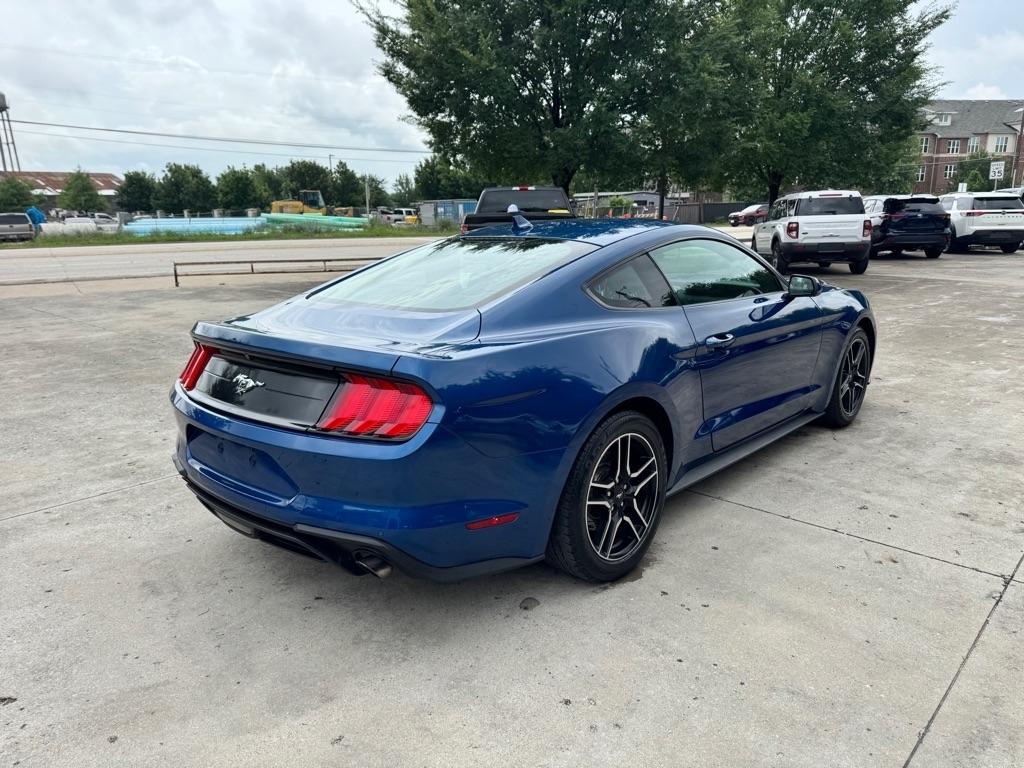 Ford Mustang EcoBoost Coupe 2022