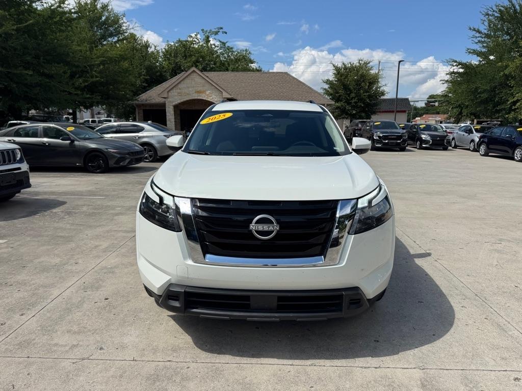 Nissan Pathfinder SV 2025