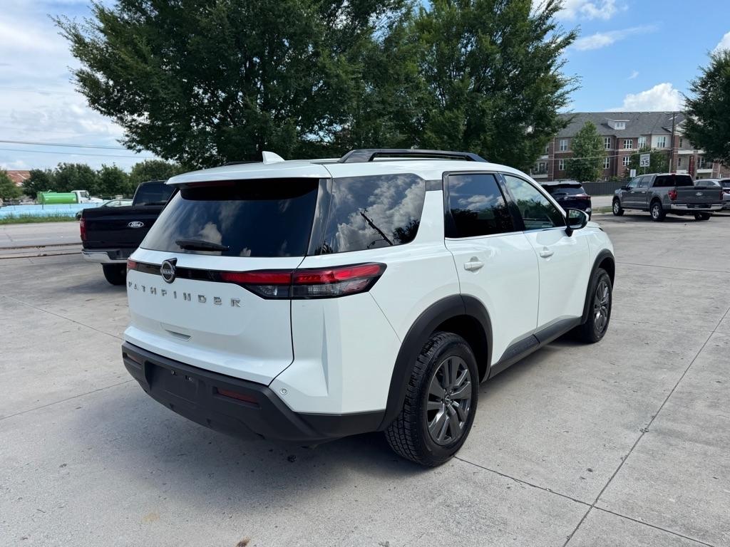 Nissan Pathfinder SV 2025