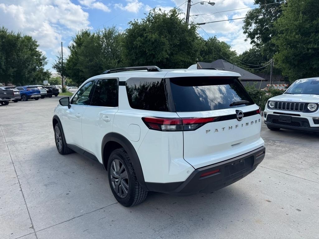 Nissan Pathfinder SV 2025