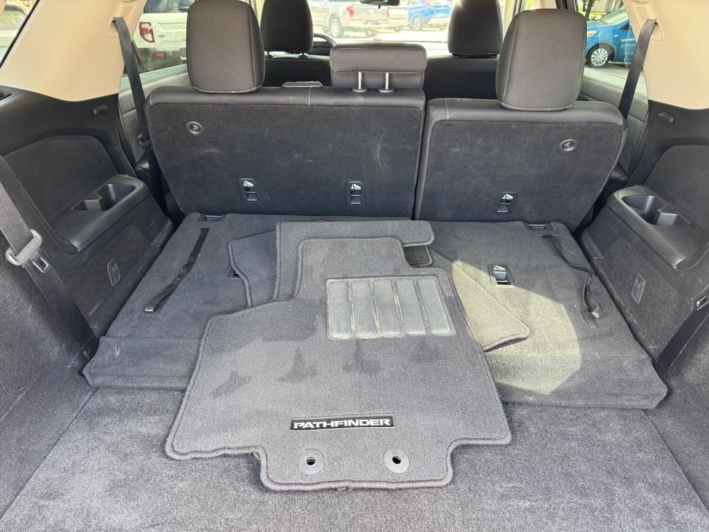 Nissan Pathfinder SV 2025