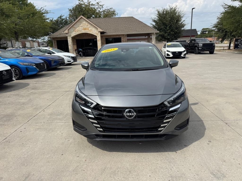 Nissan Versa  2025